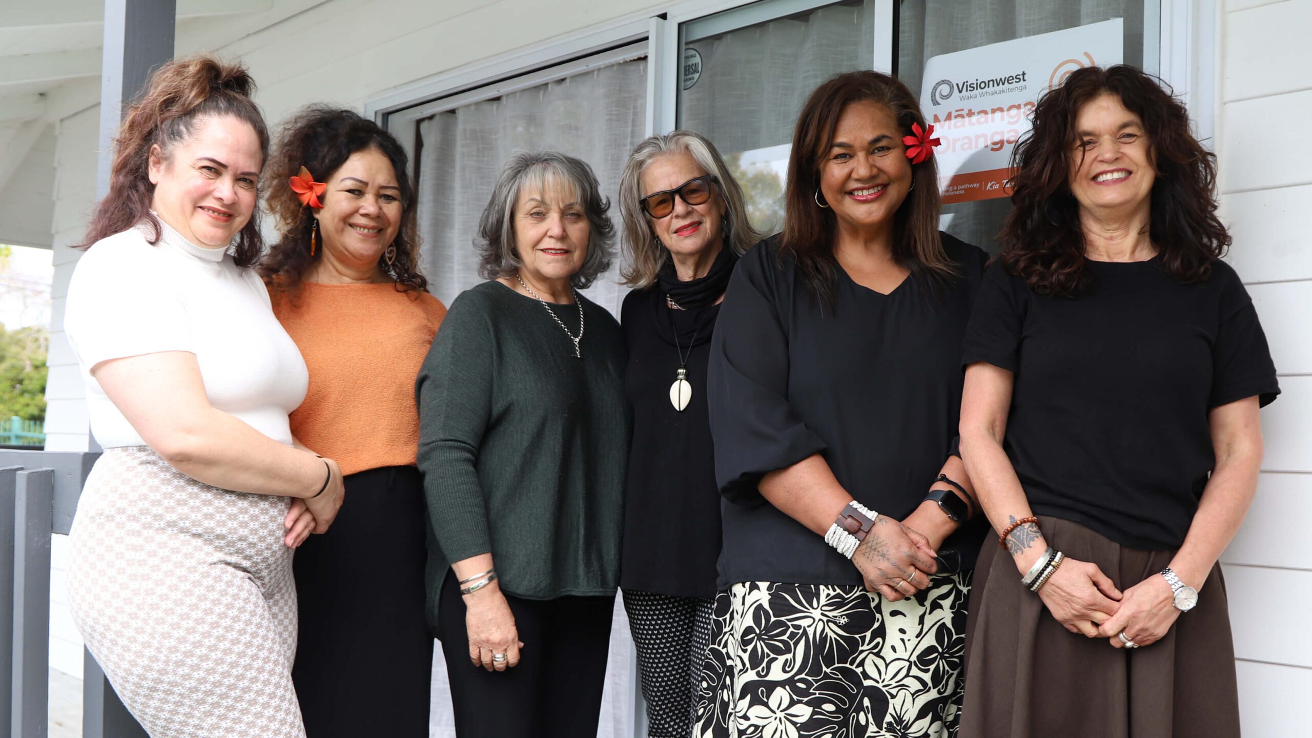 Page 7a Group of women outside a marae